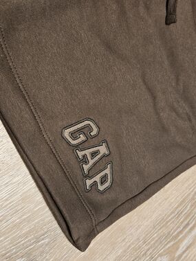 GAP Men's Dark Brown Logo Knit Athletic Shorts Size Small